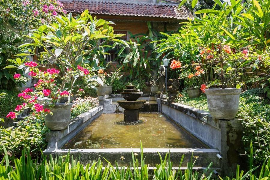 Hotel White House à Ubud Extérieur photo